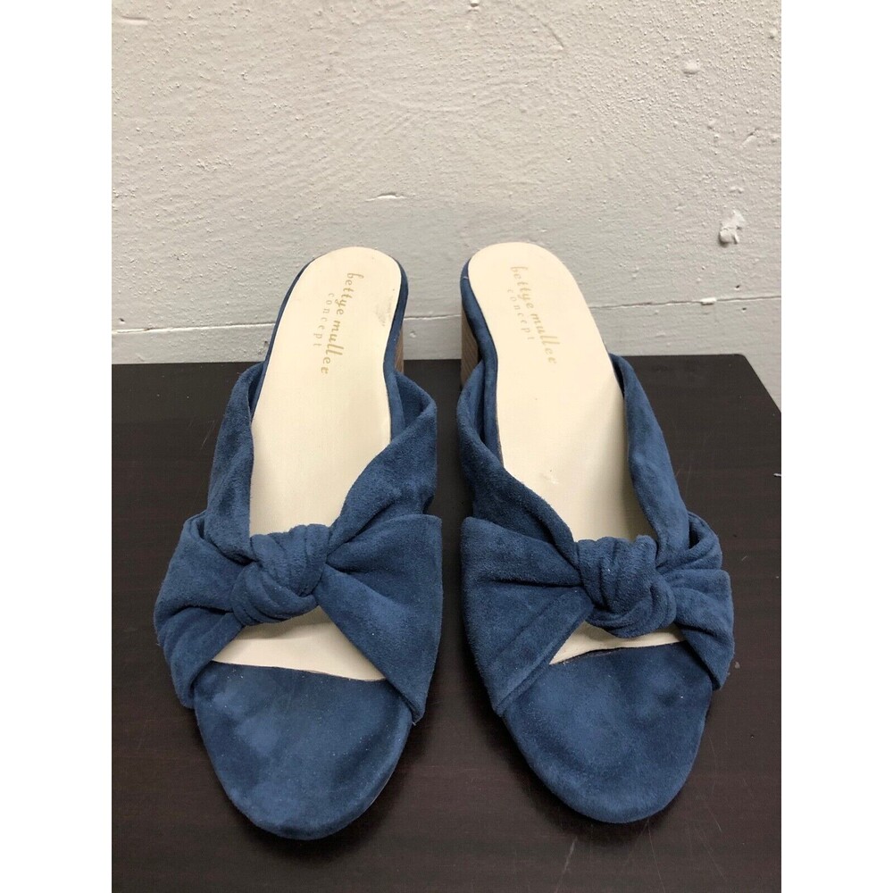 Bettye Muller Floyd Suede Block Heel Sandals women size US 9.5 M